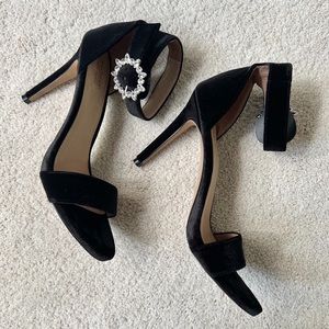 Heeled sandals with Crystal buckle